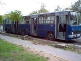 Budapest- kloubový Ikarus 280 BKV z roku 1986 čeká na provizorní nástupní zastávce linky 67V Mezéskalács tér na odjezd. 10.09.2007© Ing. Jan Přikryl