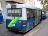 Budapest- mikrobusy Ikarus 405 už vypadají dost omšele a brzo opustí vozový park BKV. Zde na lince 10 (donedávna Várbusz) ve výstupní zastávce Moszkva tér. 10.09.2007© Ing. Jan Přikryl