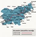 Mapa slovinských železnic - červeně jsou vyznačeny dvojkolejné tratě (zdroj: www.slo-zeleznice.si)