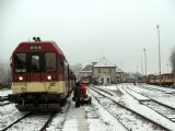 20.12.2007 - Stará Paka: 843.017-5 v čele R 982 Pardubice hl.n. - Liberec a změť dalších motoráků na jeho přípojích © PhDr. Zbyněk Zlinský