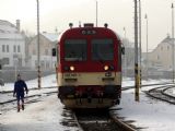 20.12.2007 - Tanvald: 943.008-3 v čele první části rozděleného Os 16211 Liberec - Kořenov, která zde končí © PhDr. Zbyněk Zlinský