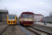 26.1.2008 - Olomouc-Nová Ulice: Veronika mává Karlovi, který odjíždí na hlavní nádraží ''Šukafonem'' © Radek Hořínek