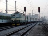 12.02.2008 - Hradec Králové hl.n.: 163.072-2 přijíždí v čele a 954.201-0 + 854.213-6 na konci Os 5602/5504  Pardubice hl.n. - Choceň/Turnov © PhDr. Zbyněk Zlinský