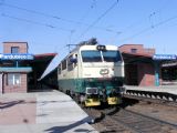 02.04.2005 - Pardubice hl.n.: 151.019-7 v původním laku v čele IC 141 ''Detvan'' Praha - Zvolen © PhDr. Zbyněk Zlinský