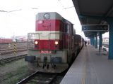 05.04.2008 - Hradec Králové hl.n.: 742.113-4 po příjezdu v čele Os 5523 Jičín - Hradec Králové hl.n. © PhDr. Zbyněk Zlinský