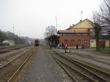 05.04.2008 - Malé Svatoňovice: cestující NAD přestupují na vlak Sp 1783 © PhDr. Zbyněk Zlinský