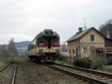 05.04.2008 - před žst. Trutnov střed: 854.020-5 jako Os 15413 Trutnov hl.n. - Jaroměř © PhDr. Zbyněk Zlinský