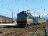 363.137-1 sťahujúci súpravu na vlak 7815.Rušeň potom pôjde na vlak 3002 do Leopoldova , 6.3.2008 , Žilina , © lacino.h