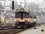 24.03.2005 - Hradec Králové hl.n.: 852.001-7 (ex M 296.2001, Studénka 1968) v čele přijíždějícího Os 5503 Turnov - Hradec Králové © PhDr. Zbyněk Zlinský