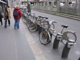 Aj bicykle patria k parížskej mestskej doprave, 7.3.2008 © František Halčák