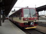 09.04.2005 - Brno hl.n.: jednotka 835.001-9+835.201-5 po příjezdu Os 4809 z Jihlavy © PhDr. Zbyněk Zlinský