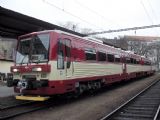 09.04.2005 - Brno hl.n.: jednotka 835.001-9+835.201-5 jako Os 4812 do Zastávky u Brna © PhDr. Zbyněk Zlinský