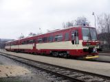 09.04.2005 - Zastávka u Brna: jednotka 835.001-9+835.201-5 jako Os 4812 z Brna © PhDr. Zbyněk Zlinský