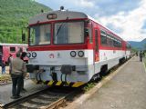 03.05.2008 - Plešivec: zkoumání prototypová ''bagety'' 813.001-5+913.001-4 od Os 6402  Košice - Plešivec © PhDr. Zbyněk Zlinský