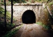 Starý tunel, kysacký portál. 2001 © Peter Popovec