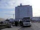 09.02.2008 - Hradec Králové: linkový ukrajinský autobus ilegálně stojící na Riegrově náměstí © PhDr. Zbyněk Zlinský