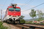 06.05.2008 - Považská Teplá: 350.011-3 v čele IC 404 © Milan Vojtek