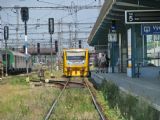 24.06.2008 - Hradec Králové hl.n.: ve 12:55 přijela 25. Regionova jako Os 5527 z Ostroměře © PhDr. Zbyněk Zlinský