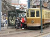 Porto- cestující nastupují na konečné Infante do tramvaje linky 1 směr Passeio Alegre 12.05.2008 © Lukáš Uhlíř