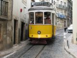 Lisboa- tamvaj číslo 575 CARRIS projíždí na lince 28 Rua Escolas Gerais. 13.05.2008 © Lukáš Uhlíř