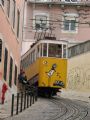 Lisboa- vůz lanovky Gloria sjíždí do dolní stanice. 13.05.2008 © Lukáš Uhlíř