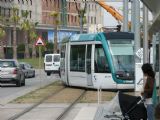 Barcelona- tramvaj Alstom Citadis najíždí na lince T3 za výhybnou Sant Martí de l´Erm na další jednokolejný úsek. 15. 05. 2008 © Lukáš Uhlíř