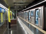 Barcelona- průchozí souprava metra číslo 5516 TMB na konečné stanici linky L5 Cornellá Centre. 15. 05. 2008 © Lukáš Uhlíř