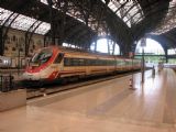 Barcelona- jednotka Civia řady 463 RENFE stojí s linkou C-10 na nádraží França. 18.05.2008 © Ing. Jan Přikryl