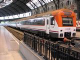 Barcelona- třídílná jednotka řady 448 RENFE stojí na nádraží França. 18.05.2008 © Ing. Jan Přikryl