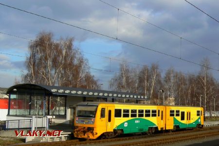 04.12.2007 - Studénka: výchozí vozy jednotky 814.020-4 + 914.020-3 se tu také kdysi narodily... © Karel Furiš