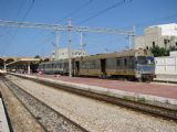 10.06.2008 - Monastir: vlak 535 Sousse Bab el Jedid - Mahdia s lokomotivou 040-DK-93 a řídicím vozem YB 39 Dtyfs 5641 © PhDr. Zbyněk Zlinský