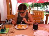 4.8.2008 Poprad-Tatry, restaurace Globus, denní menu + kofola (Kofola je nápoj zdraví, ženám svírá,mužum staví) © Stanislav Plachý