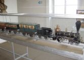 Parní lokomotiva Olmutz + osobní vůz 1., 2. a 3.  třídy, model v měřítku 1:10, © Vagonářské muzeum