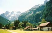 03.06.2007-Kandersteg, okolie pred stanicou, v pozadí Blümlisalphorn 3664 m.n.m. © Ivan Schuller