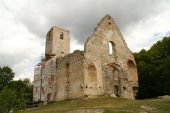 7.8.2008 - Katarínka: a takhle vypadá klášter za dne, železnička bude další zajímavost poblíž této monumentální stavby © Mixmouses