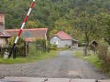 Šiatorská Bukovinka - km 136,632, prístupová cesta k priecestiu, 24.9.2003, © Tomáš Rotbauer