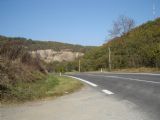 Šiatorská Bukovinka - km 136,632 odbočka z hlavnej cesty, v pozadí kameňolom, kde je ďalšie priecestie, 18.10.2006, © Tomáš Rotbauer