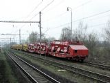 07.04.2007 - Moravičany: vozy od sanačního komplexu AHM 800 R Plasser & Theurer v čele se strojem 740.869-3 (z okna R 625 ''Vsacan'') © PhDr. Zbyněk Zlinský