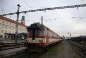 18.11.2008 - Hradec Králové hl.n.: 854.022 už nachystaná na odjezd Os 5512 do Turnova © Radek Hořínek