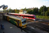 26.9.2008 - Meziměstí: 814.024 jako Os 5117 vedle ATR220.002 © Václav Vyskočil