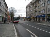 17.11.2008 - Hradec Králové: rekonstrukce Riegrova nám. - prozatímní stanoviště a autobus na lince č. 9 v Puškinově ul. © PhDr. Zbyněk Zlinský