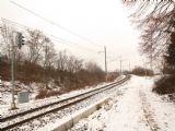 Takýto pohľad sa naskytá cestujúcim po príchode z obce na súčasnú zastávku ; 29.12.2008 © Miroslav Sekela