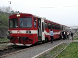 06.05.2006 - Kremnica: 812.034-7 + 011.160-9 Os 7506 Zvolen os. st. - Vrútky © PhDr. Zbyněk ZlinskýB.Bystrica © PhDr. Zbyněk Zlinský