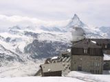 9.5.2008 - Gornergrat, observatórium, v diaľke Matterhorn 4478 m © František Halčák