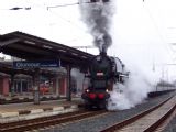 21.08.2004 - Olomouc: 464.202 odjíždí v čele  vlaku 31421 do Vizovic (''Vizovické trnkobraní'') © PhDr. Zbyněk Zlinský