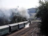 17.09.2006 - Zastávka u Brna: 464.202 odjíždějící v čele zvláštního vlaku do Brna © PhDr. Zbyněk Zlinský