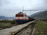 Průjezd nákladního vlaku v čele s lokomotivou řady 441.902 jednou ze stanic na trati Sarajevo- Čapljina. 13.3.2008 © Duško Djurič