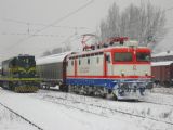 Lokomotiva řady 441.905 ŽFBH odjíždí s nákladním vlakem ze stanice Rajlovac Teretna. 15.2.2008 © Mirsad Husković