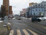 25.02.2009 - Liberec: vůz č. 62 (T3m) jako spoj linky 5 jedoucí od Viaduktu přijíždí k zastávce Rybníček, do leva vedou koleje k vozovně © PhDr. Zbyněk Zlinský