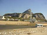 21.4.2009 - Gibraltar,pohled z Europa point na Gibraltarskou skálu (nahoru jezdí lanovka) © Jiří Mazal